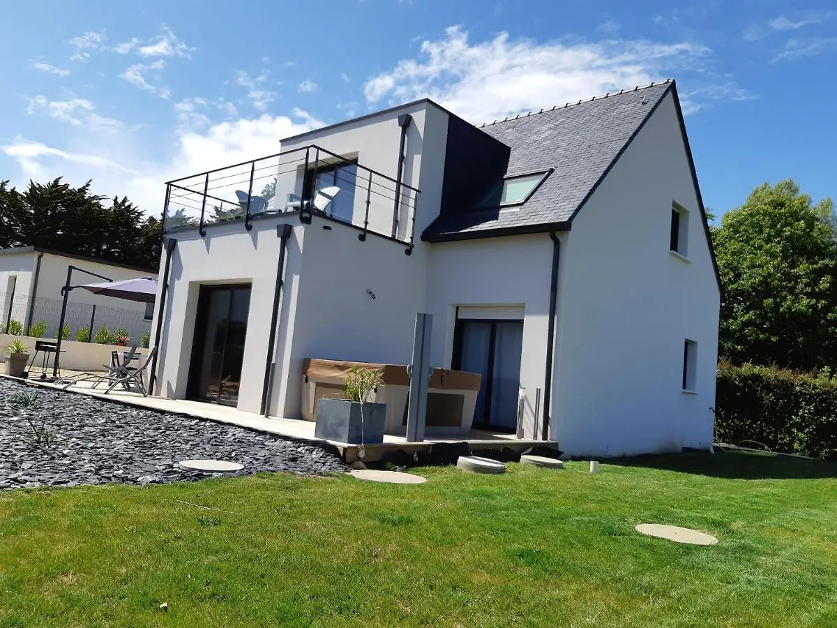 Holiday home Maison A 200M Des Plages Avec Jacuzzi Tregunc